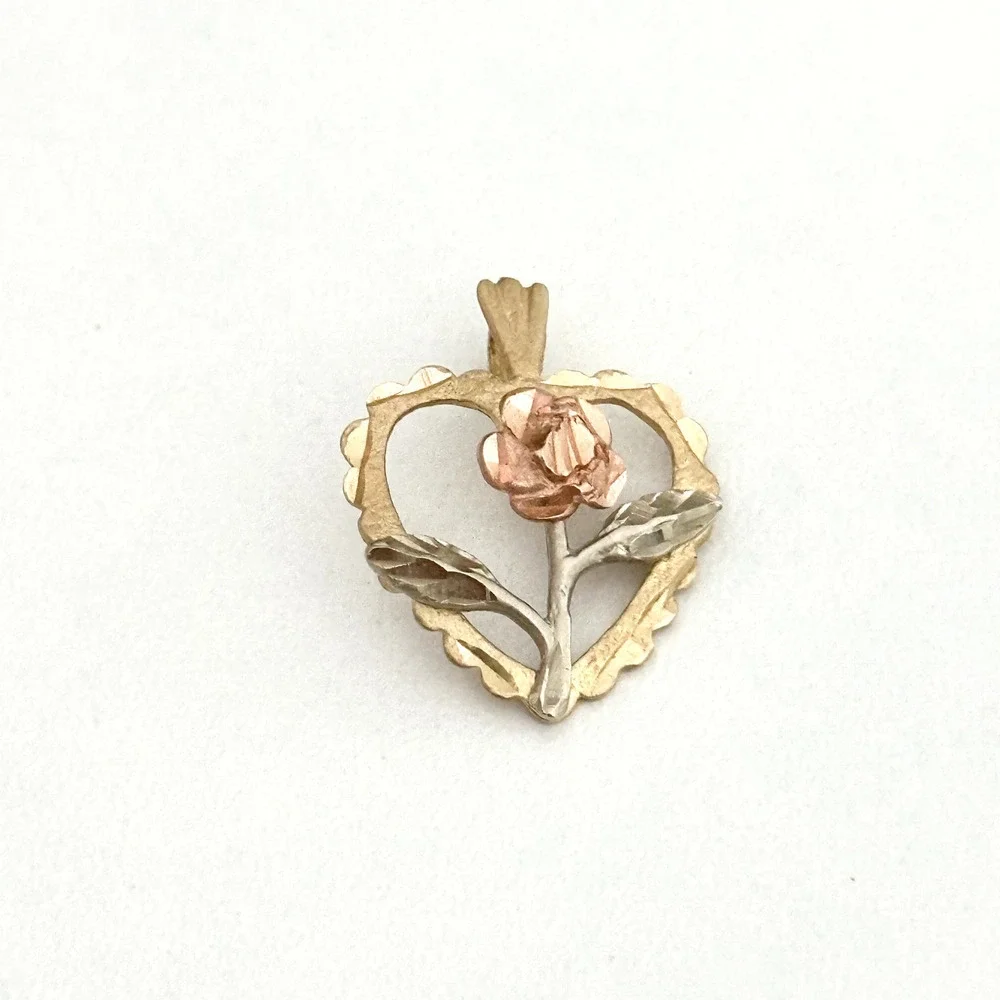 Vintage 14K Gold Heart Flower Tricolor Yellow Rose White Gold Charm Pendant